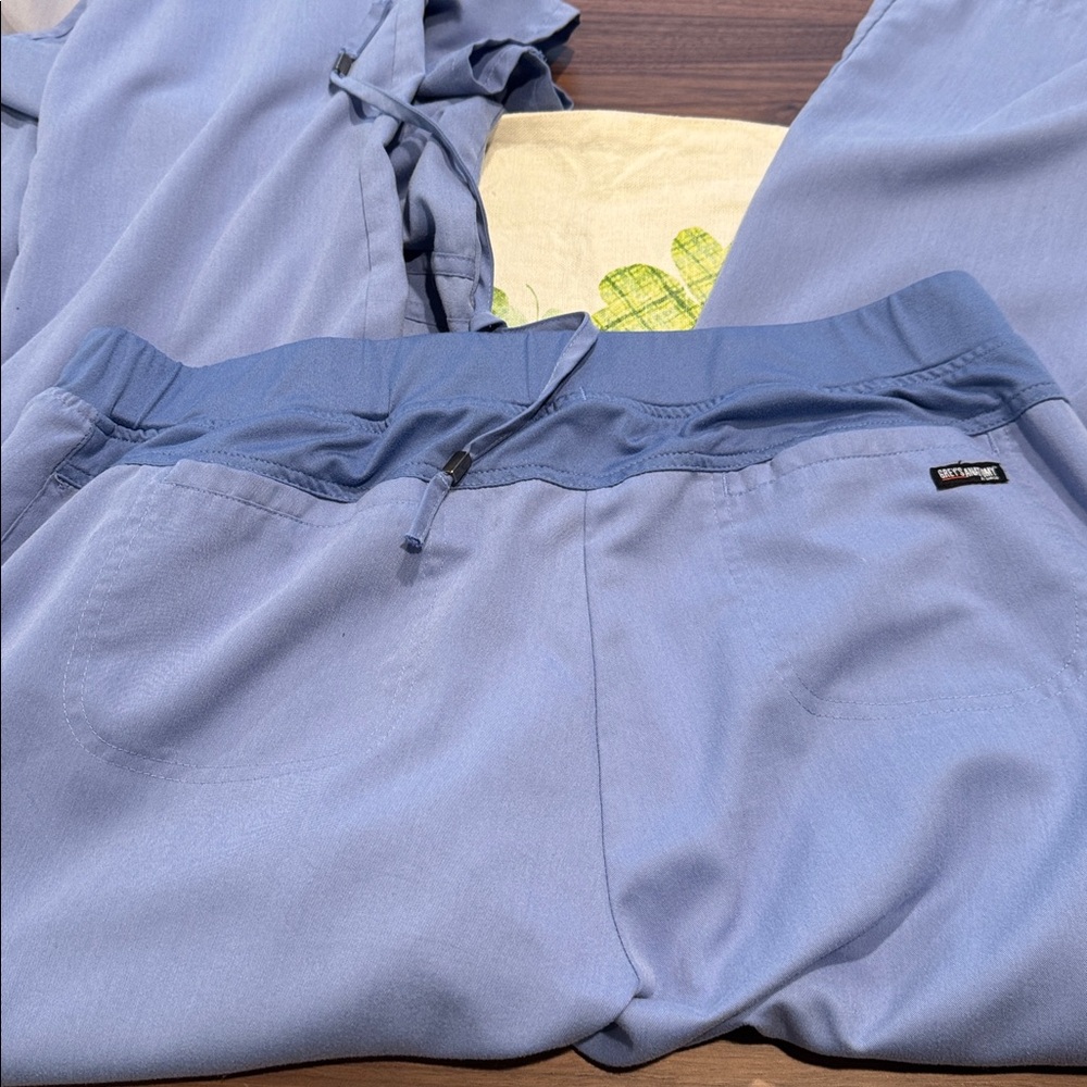 Grey’s Anatomy scrub set - Picture 7 of 7